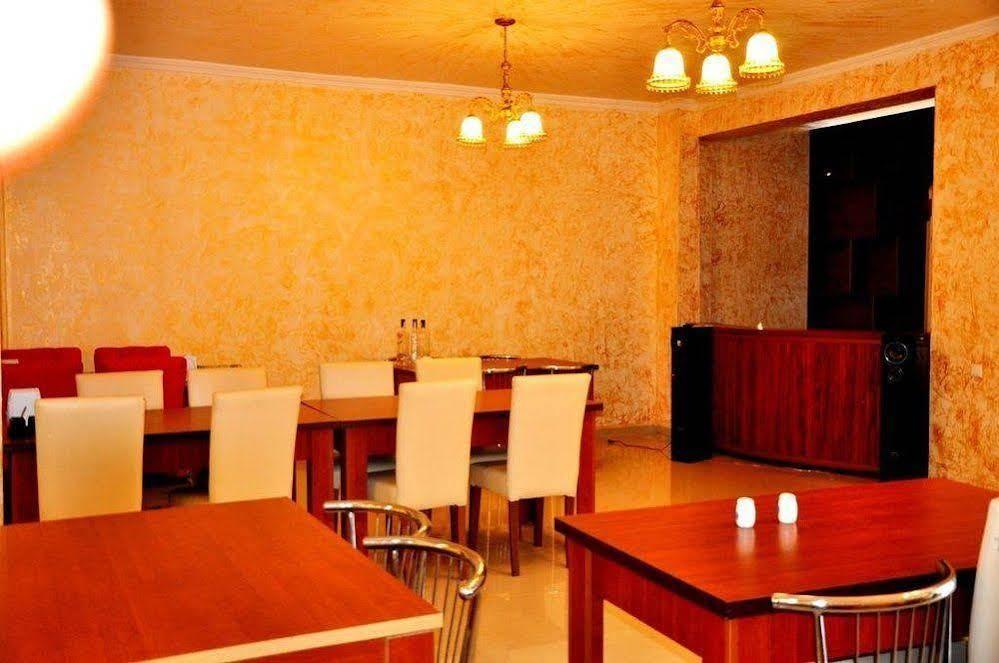 Royal Hotel Batumi Eksteriør billede