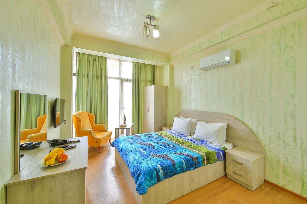 Royal Hotel Batumi Eksteriør billede