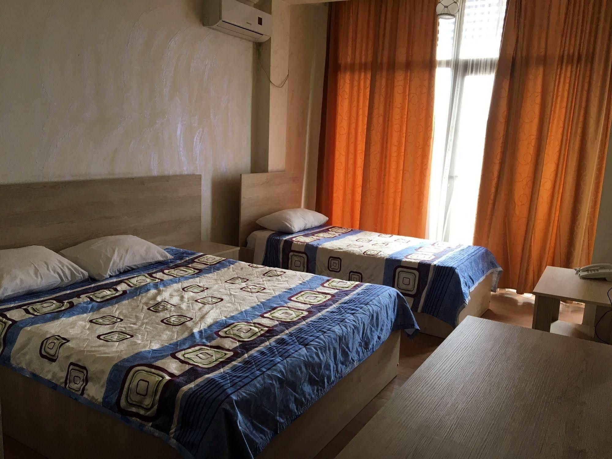 Royal Hotel Batumi Eksteriør billede